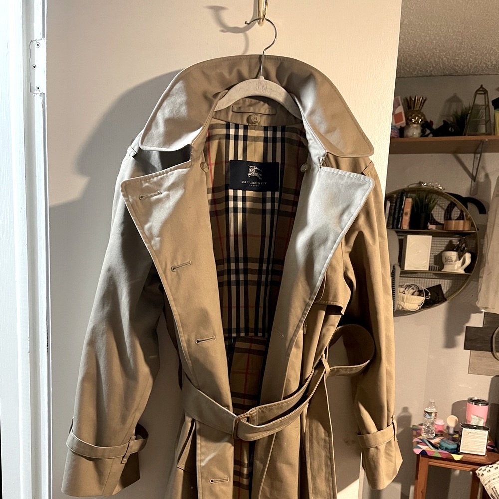 Burberry Trench coat